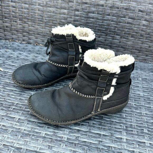 UGG Australia Cove Black‎ Fuzzy Lined Leather Ankle Boots Women’s Size 9 - Picture 10 of 15